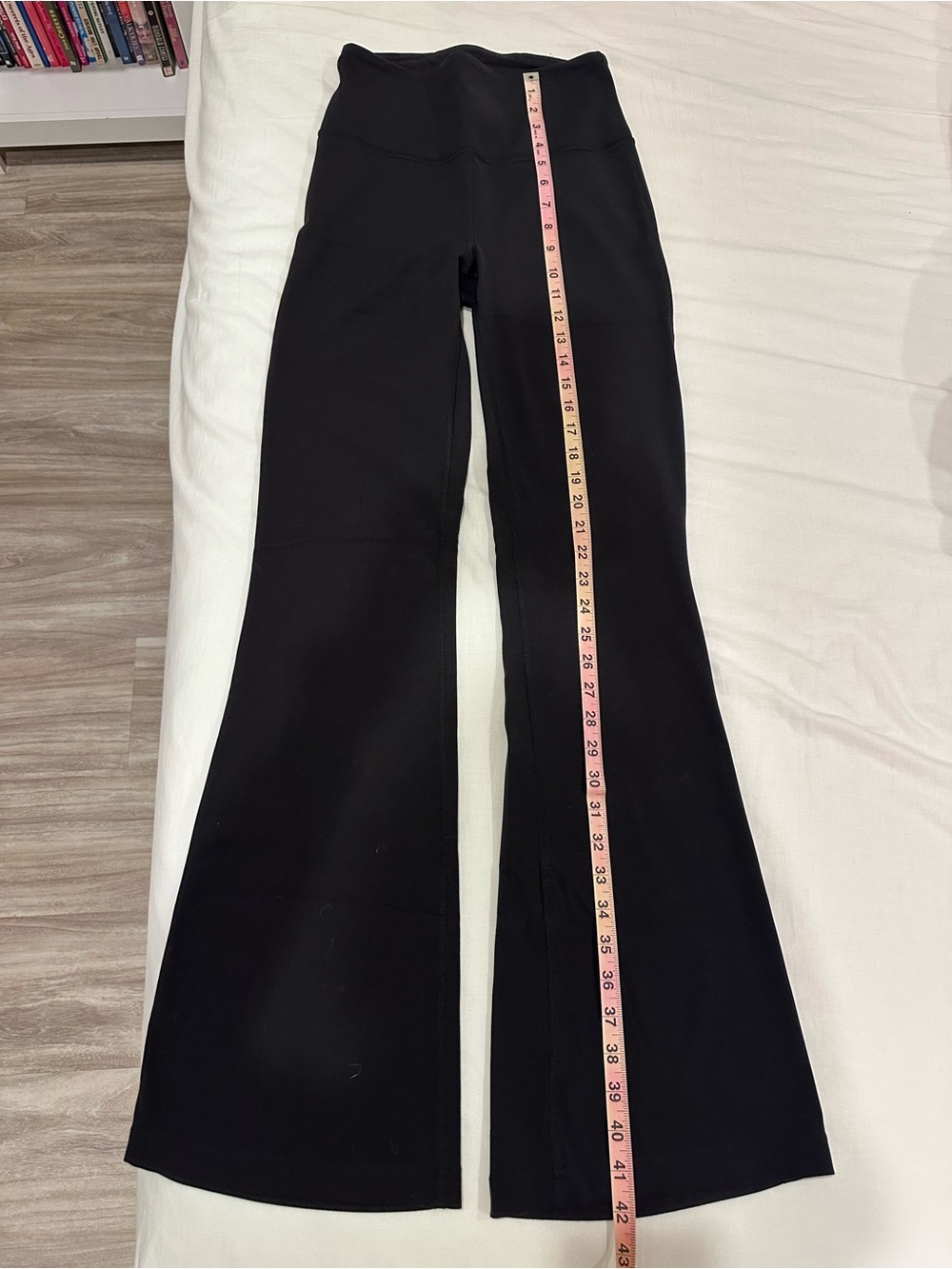 Lululemon Groove SHR Flare Pant *Nulu - LIKE NEW- BLACK- SIZE 6
